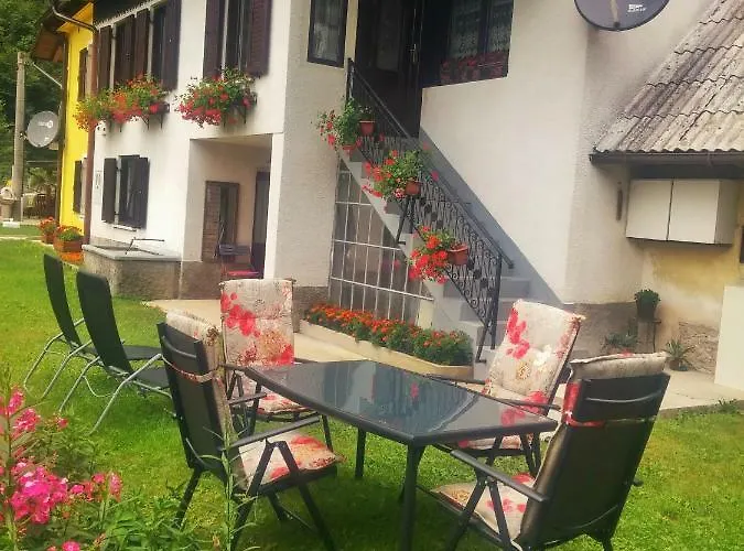 Apartma Kukc Bovec דירה *